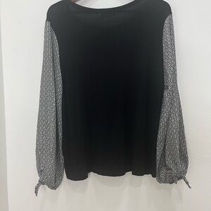 Kim & Cami Black Top with Geometric‎ White Sleeves